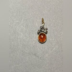 Vintage sterling silver Amber small pendant